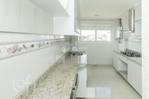 Image 4 - 930115