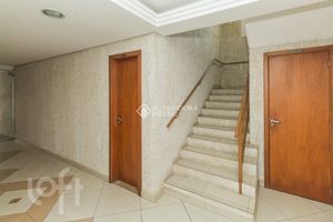 Image 28 - 930115