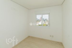 Image 21 - 930115