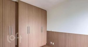 Image 19 - 930132