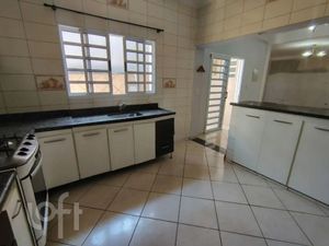 Image 4 - 930135