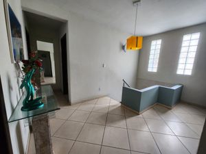 Image 7 - 930140