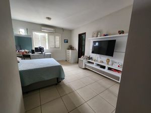Image 11 - 930140