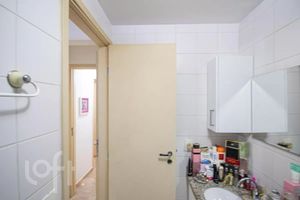 Image 17 - 930147