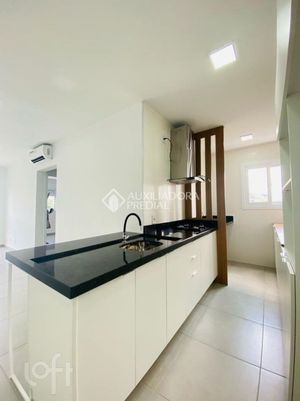 Image 33 - 930151