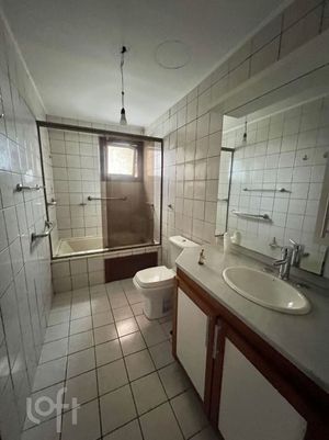 Image 7 - 930200