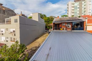 Image 16 - 930242