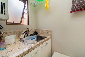 Image 23 - 930242