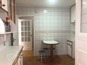 Image 6 - 930267