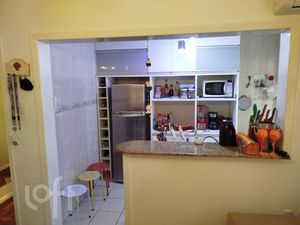 Image 8 - 930270