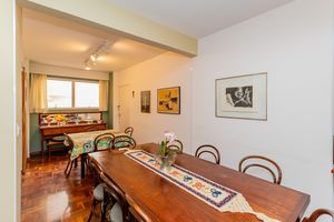 Image 11 - 930271