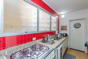 Image 35 - 930271