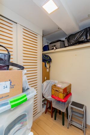 Image 38 - 930271