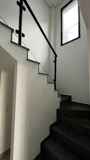 Image 3 - 930290