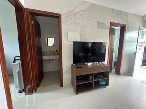 Image 5 - 930318