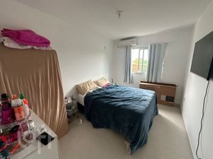 Image 3 - 930318