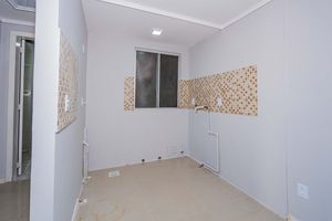 Image 18 - 930327