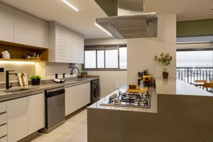 Image 24 - 930331