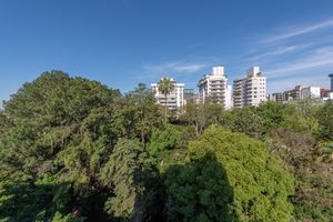 Image 17 - 930341