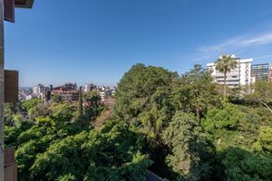 Image 18 - 930341