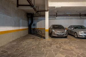 Image 28 - 930341