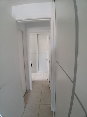 Image 4 - 930343
