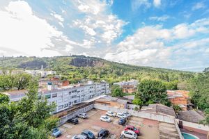 Image 4 - 930344