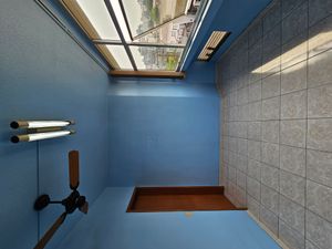 Image 1 - 930370