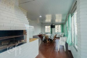 Image 19 - 930375