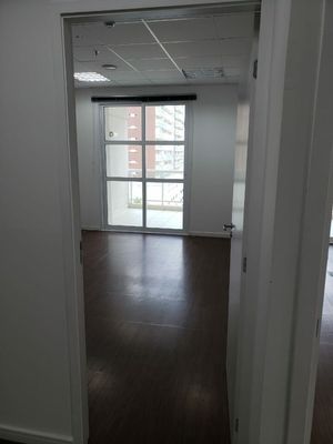 Image 4 - 930443