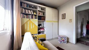 Image 21 - 930450