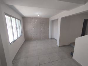 Image 4 - 930463
