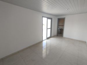 Image 6 - 930463