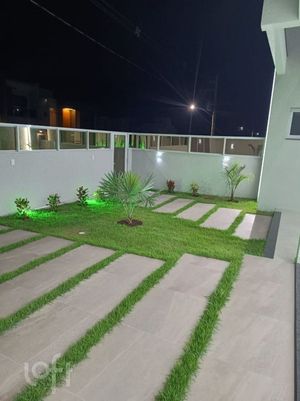 Image 4 - 930464