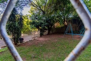 Image 9 - 930469