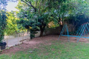 Image 17 - 930469