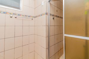 Image 19 - 930469
