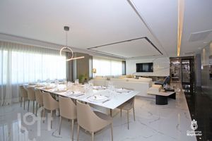 Image 3 - 930471