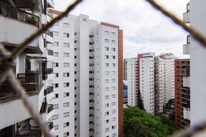 Image 15 - 930474