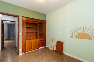 Image 19 - 930474