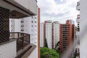 Image 22 - 930474