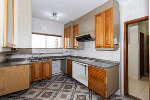 Image 35 - 930474