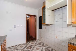 Image 32 - 930474