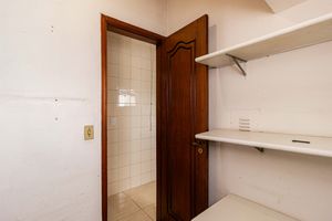 Image 38 - 930474