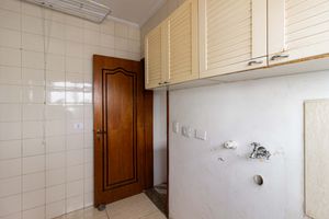 Image 39 - 930474