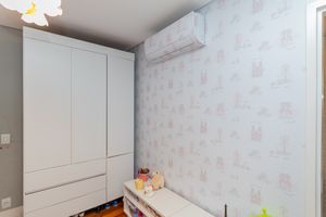 Image 19 - 930476