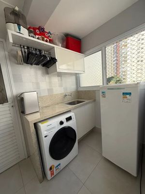Image 7 - 930476