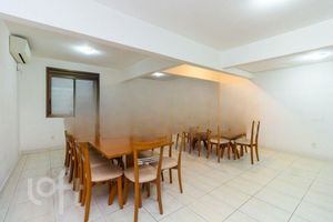 Image 23 - 930480