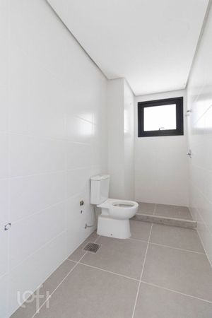 Image 21 - 930481