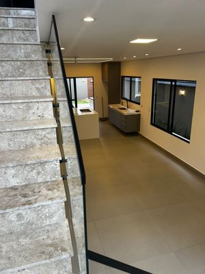 Image 4 - 930488